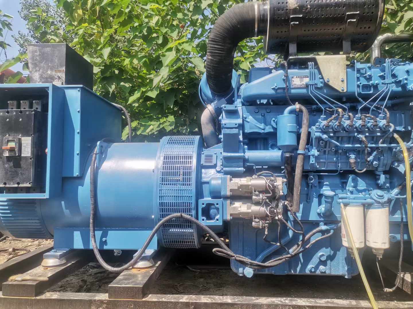 临武详细说明降低 800kW 柴油发电机输出电流波动的方法